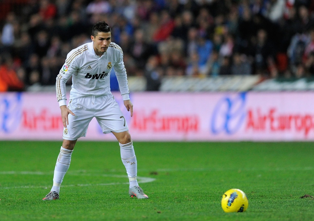 20 ky luc ghi ban vi dai cua Ronaldo anh 17