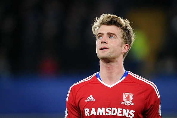 Xac dinh doi thu hai bat bai khoi Ngoai hang Anh hinh anh