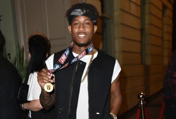 Sao Newcastle deo huy chuong di an mung thau dem hinh anh