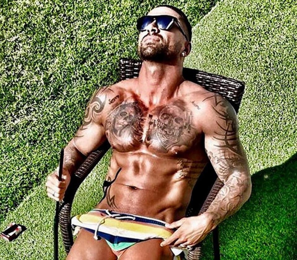 sao bong da lot xac voi co bap do so anh 4