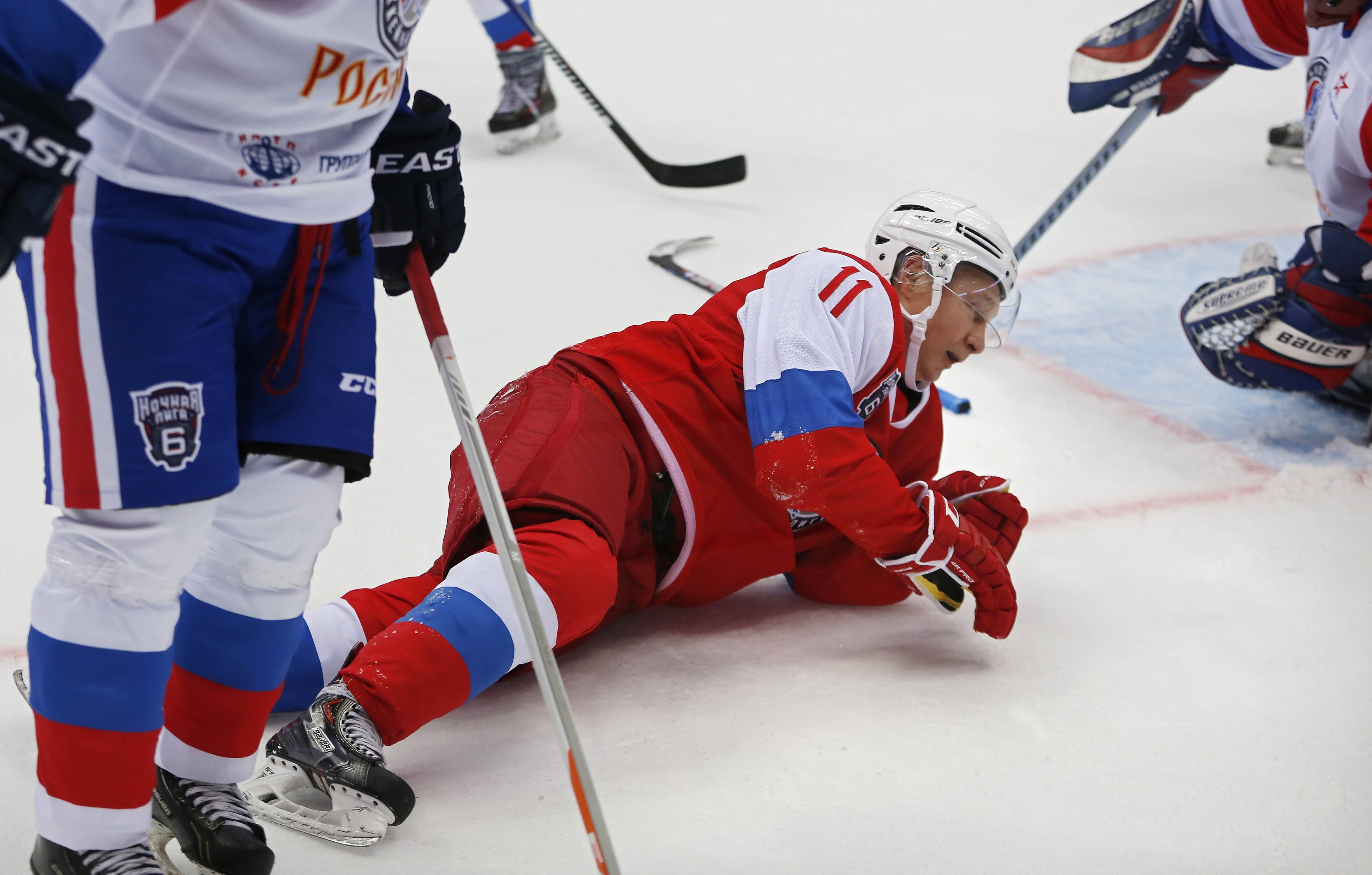 tong thong Putin choi khuc con cau tren bang anh 8