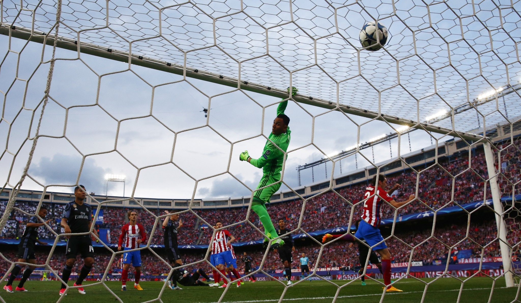 Tran Atletico Madrid vs Real Madrid anh 3