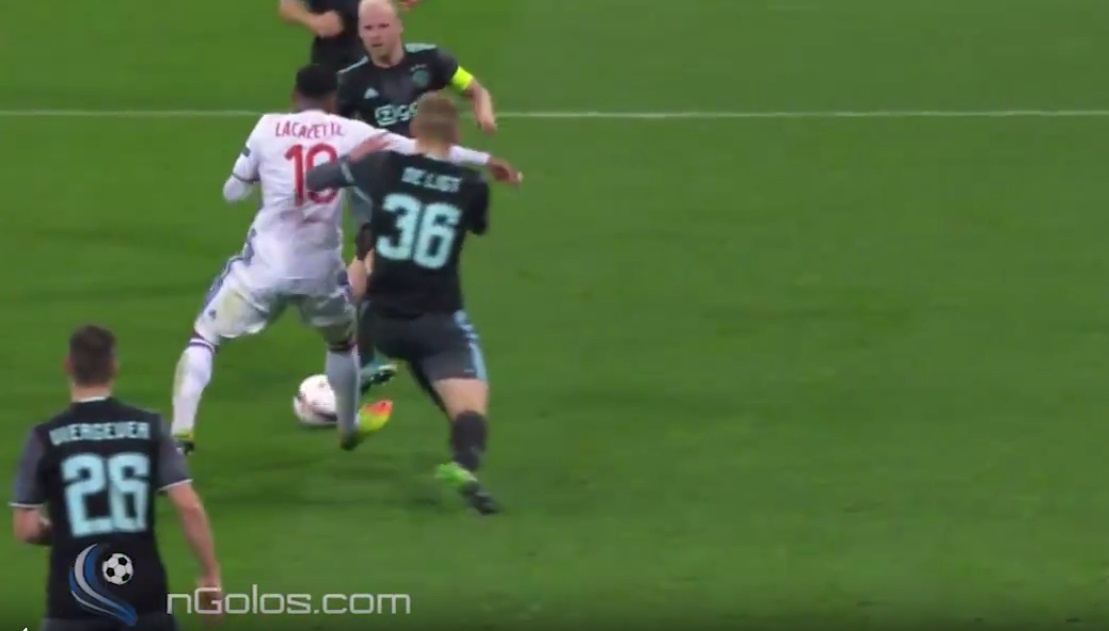 tran Lyon vs Ajax anh 3