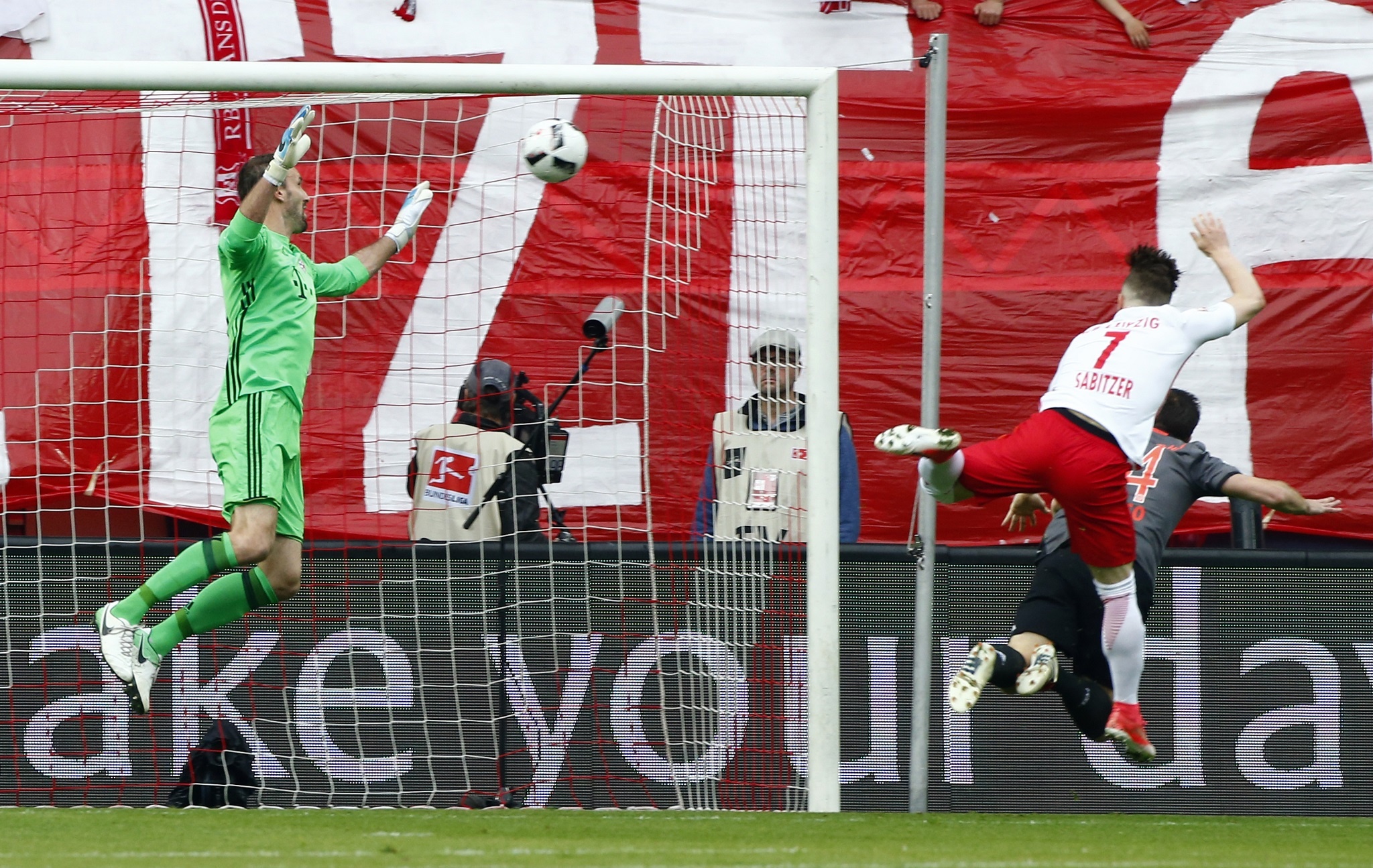 tran RB Leipzig vs Bayern anh 1