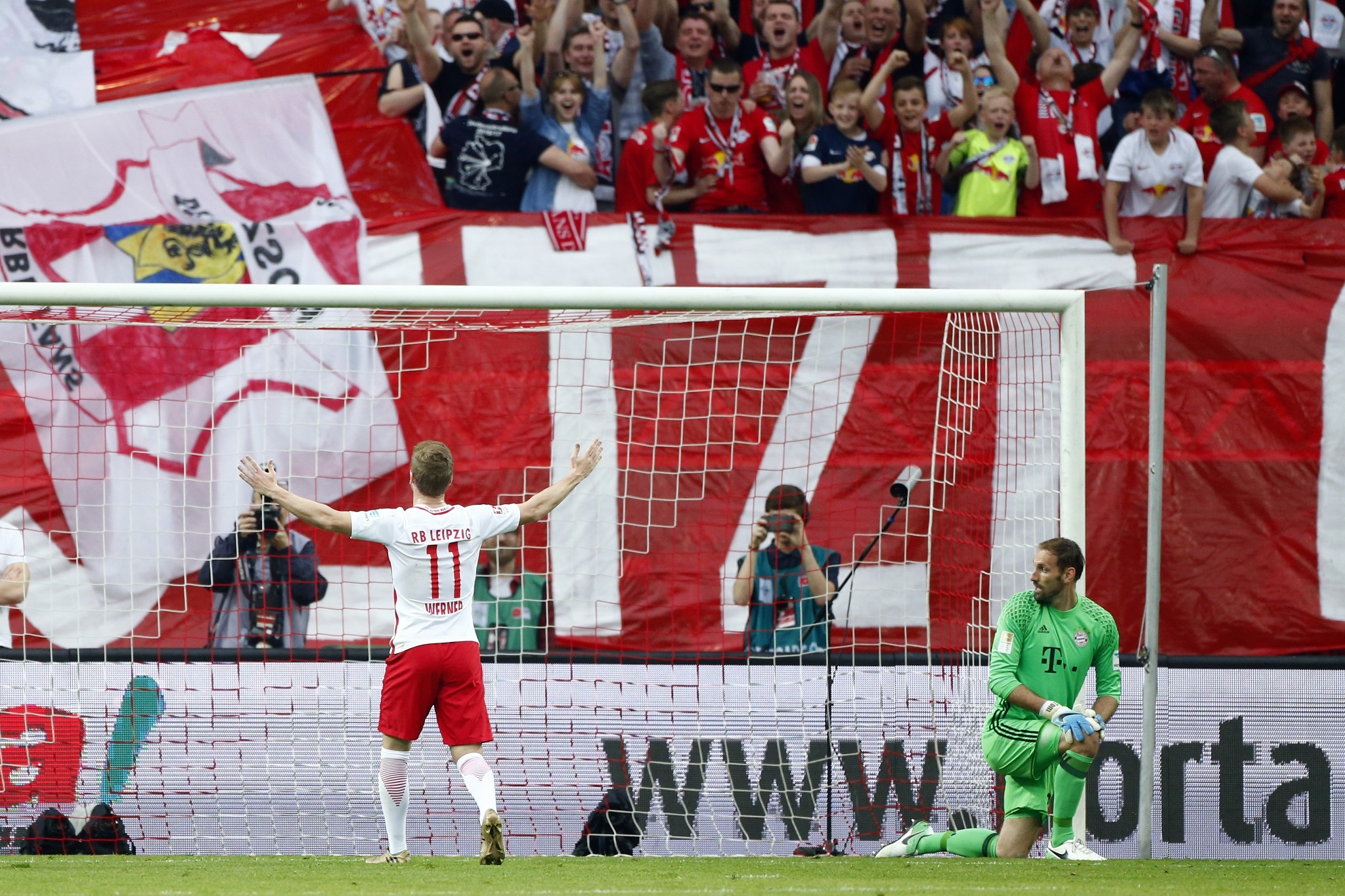 tran RB Leipzig vs Bayern anh 6