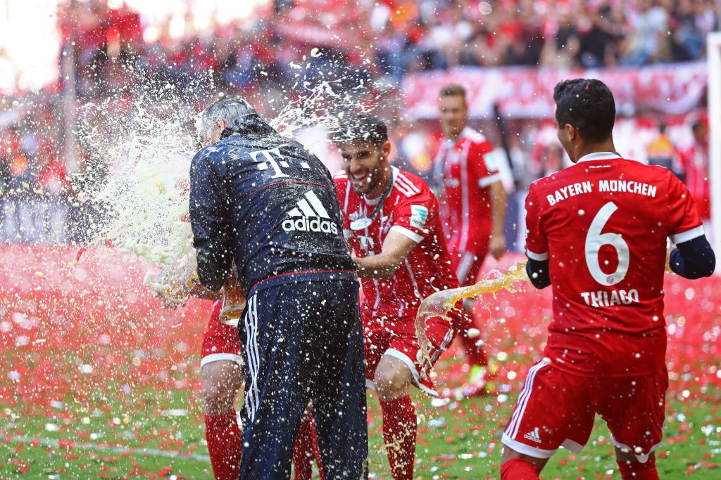 Bayern ăn mừng đĩa bạc ảnh 5 Bayern an mung dia bac anh 5