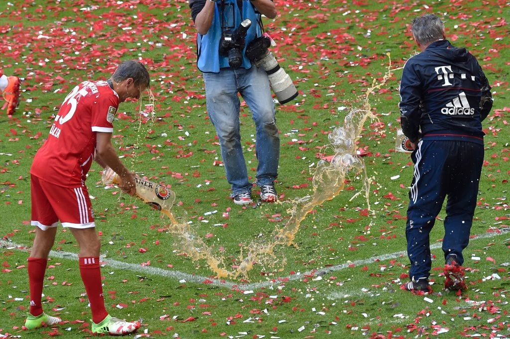 Bayern ăn mừng đĩa bạc ảnh 4 Bayern an mung dia bac anh 4