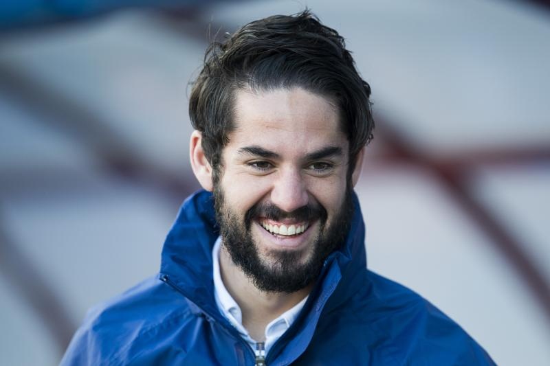 Isco xuc pham, doi Pique cui chao tan vuong La Liga hinh anh
