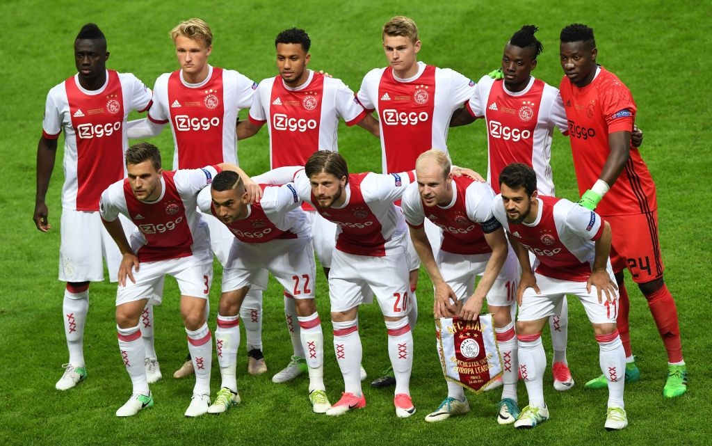 Ajax da voi MU bang doi hinh tre nhat lich su cup chau Au hinh anh