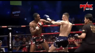 Hai vo si Muay Thai dinh don knock-out cung luc hinh anh