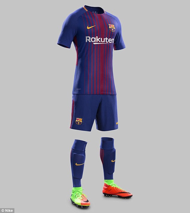 Barca ra mat ao dau mua 2017/18 anh 1