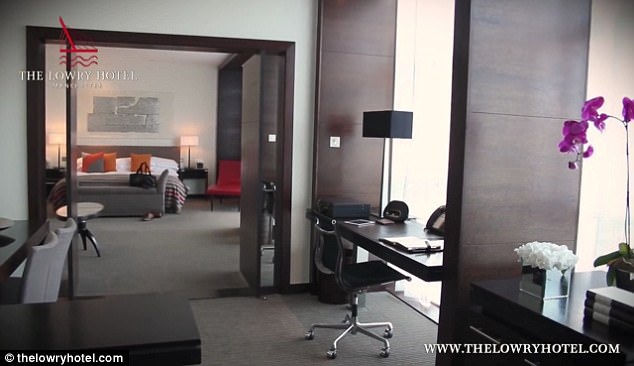 Mourinho o khach san anh 5