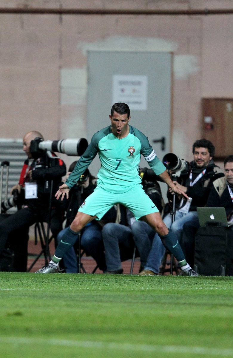 tran Latvia vs Bo Dao Nha anh 4