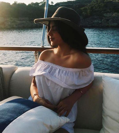 Fabregas ru vo sinh con thu sau anh 8