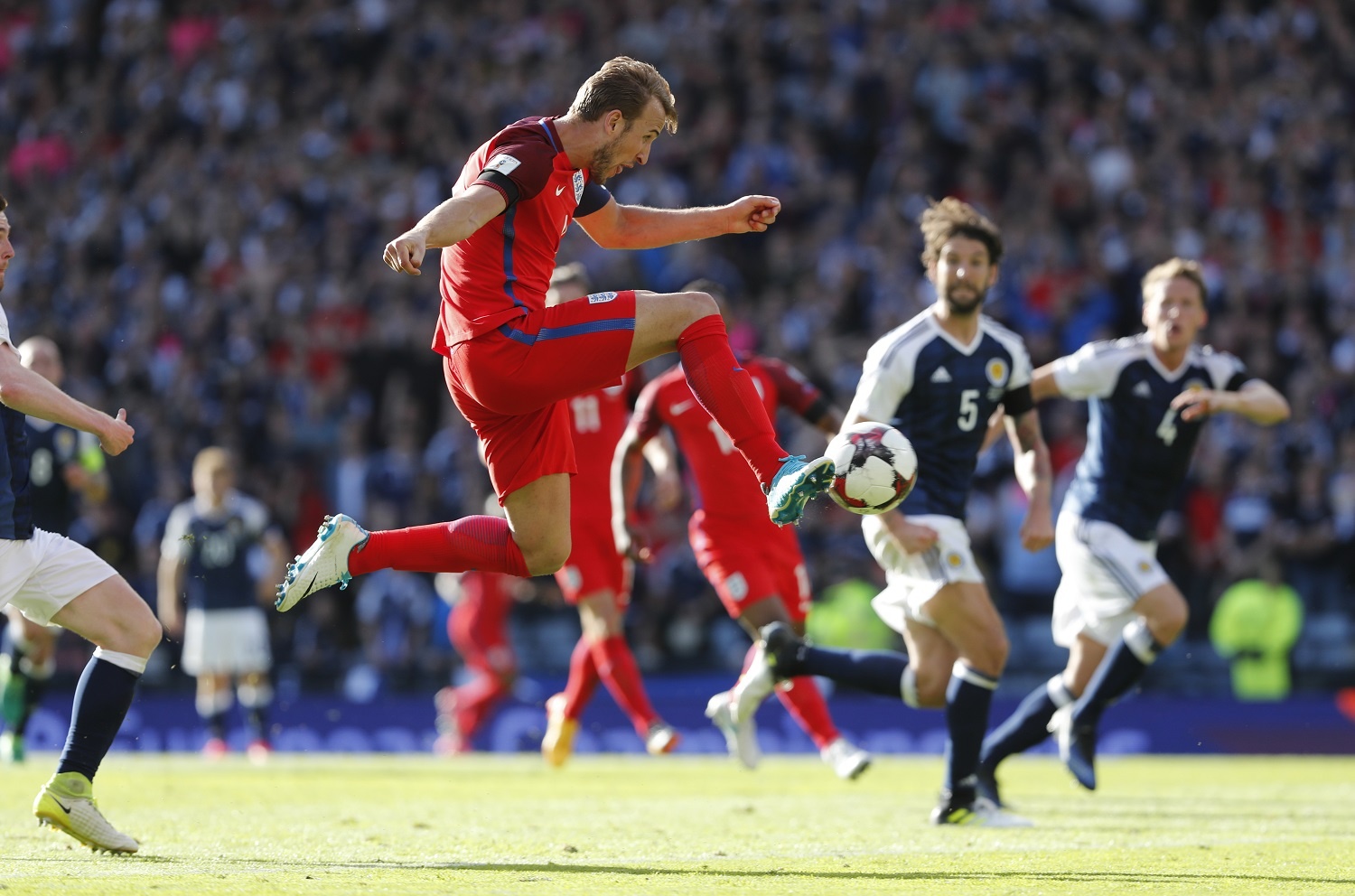 tran Anh vs Scotland anh 8