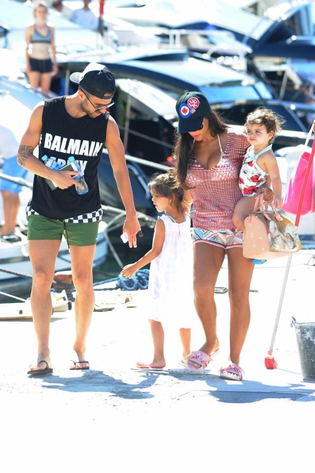 gia dinh Messi Suarez di nghi mat anh 2