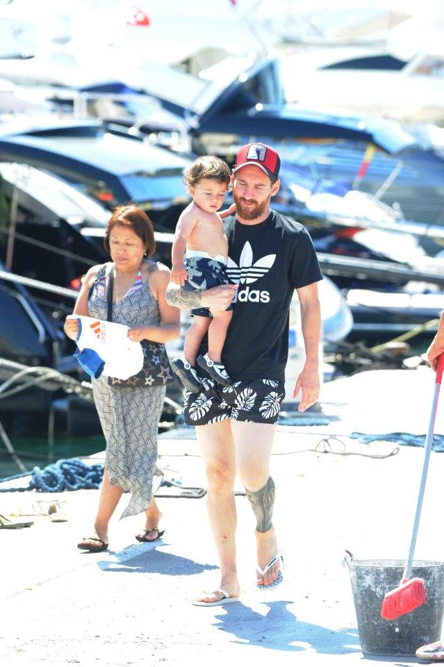 gia dinh Messi Suarez di nghi mat anh 3