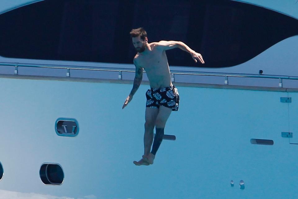 gia dinh Messi Suarez di nghi mat anh 8