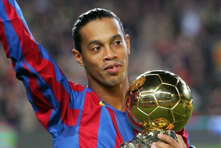 Ronaldinho tro lai thi dau cho Barcelona hinh anh