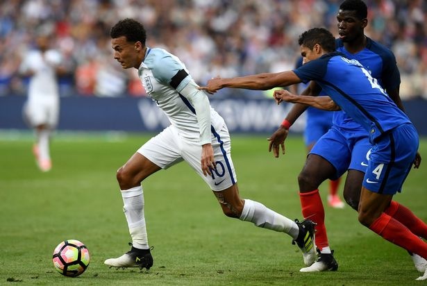 tran giao huu Phap vs Anh anh 8