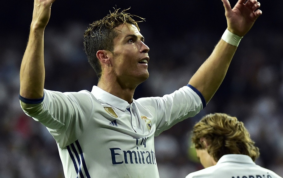 Phi giai phong hop dong cua Ronaldo la 1 ty euro hinh anh