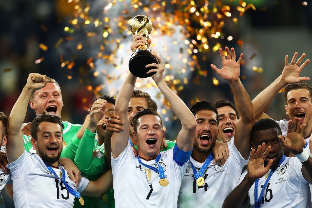 Doi hinh du bi cua Duc nang cao cup vang Confederations hinh anh