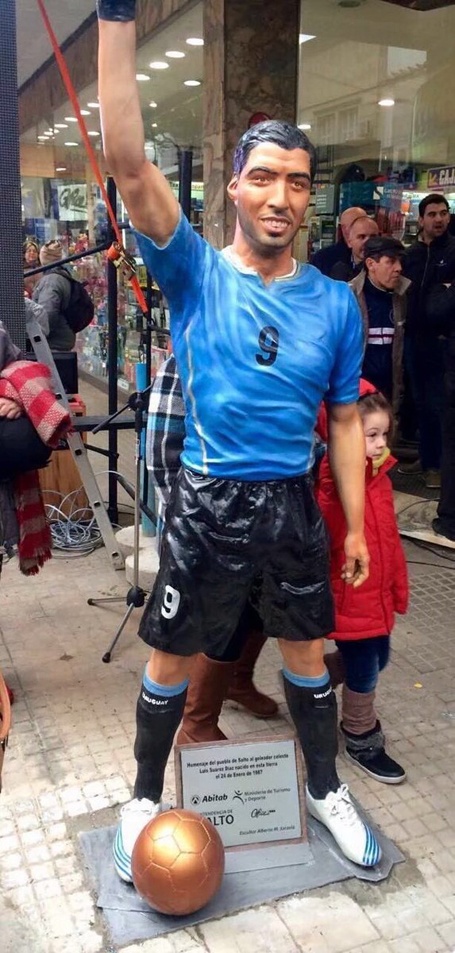 tuong Suarez bi pha hoai anh 4