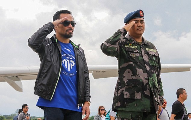 Pacquiao duoc quan doi chao don nhu nguoi hung du mat dai WBO hinh anh