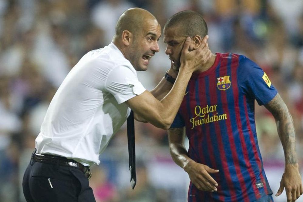 Dani Alves sang PSG anh 1