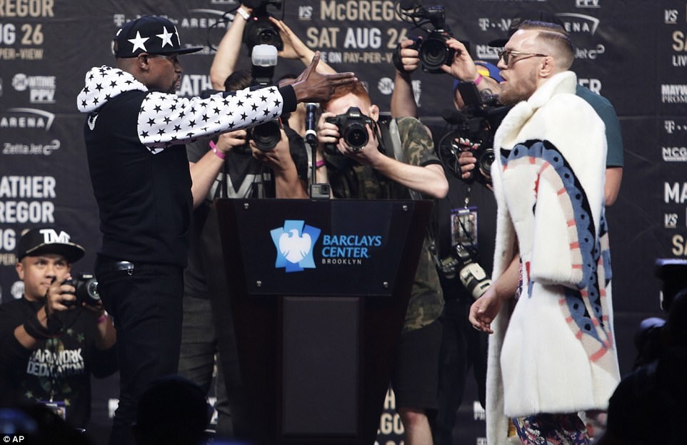 Mayweather vs McGregor anh 8