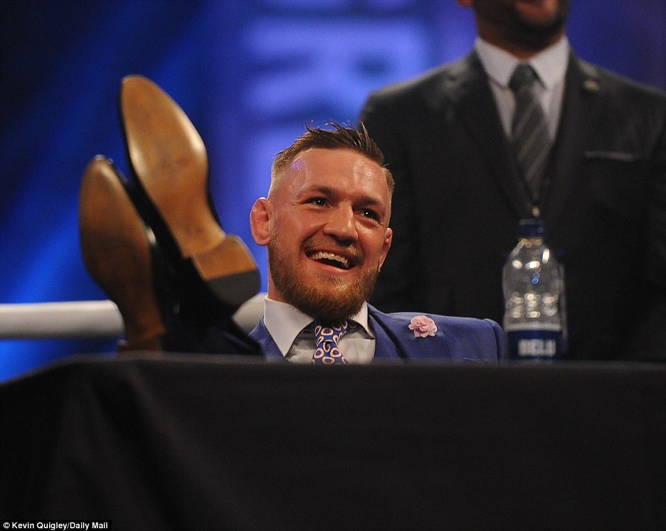 Mayweather vs McGregor anh 9