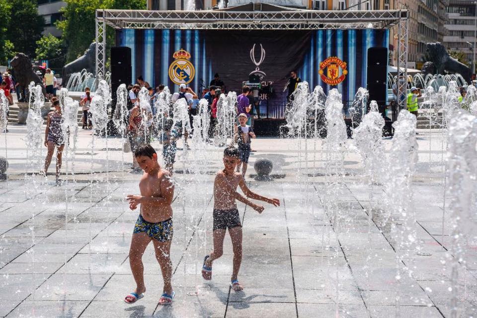 tran Sieu cup chau Au anh 6