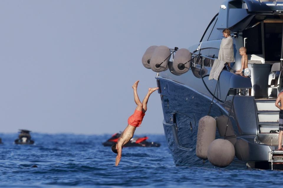 Ibra chung to su hoi phuc truoc tin tai hop MU hinh anh