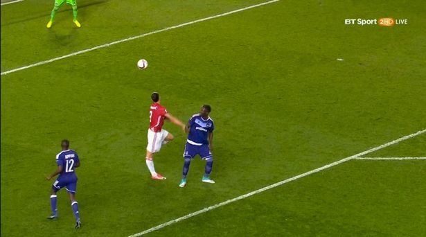 sao tre Ha Lan dinh chan thuong kinh di anh 5