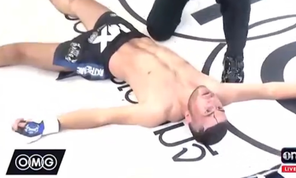 vo si Muay Thai bi knock-out anh 1