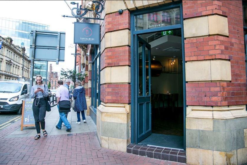 sao MU đi ăn sinh nhật Herrera ảnh 8 sao MU di an sinh nhat Herrera anh 8