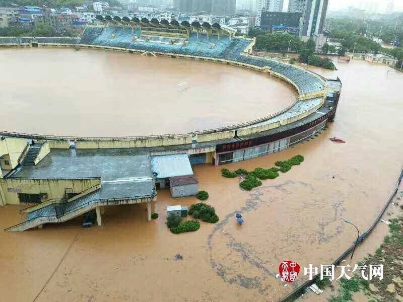 SVD Trung Quoc bien thanh be boi anh 1