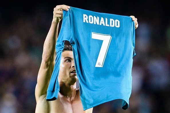 Hang van CDV Real dung day ho vang 'Ronaldo' o phut thu 7 hinh anh