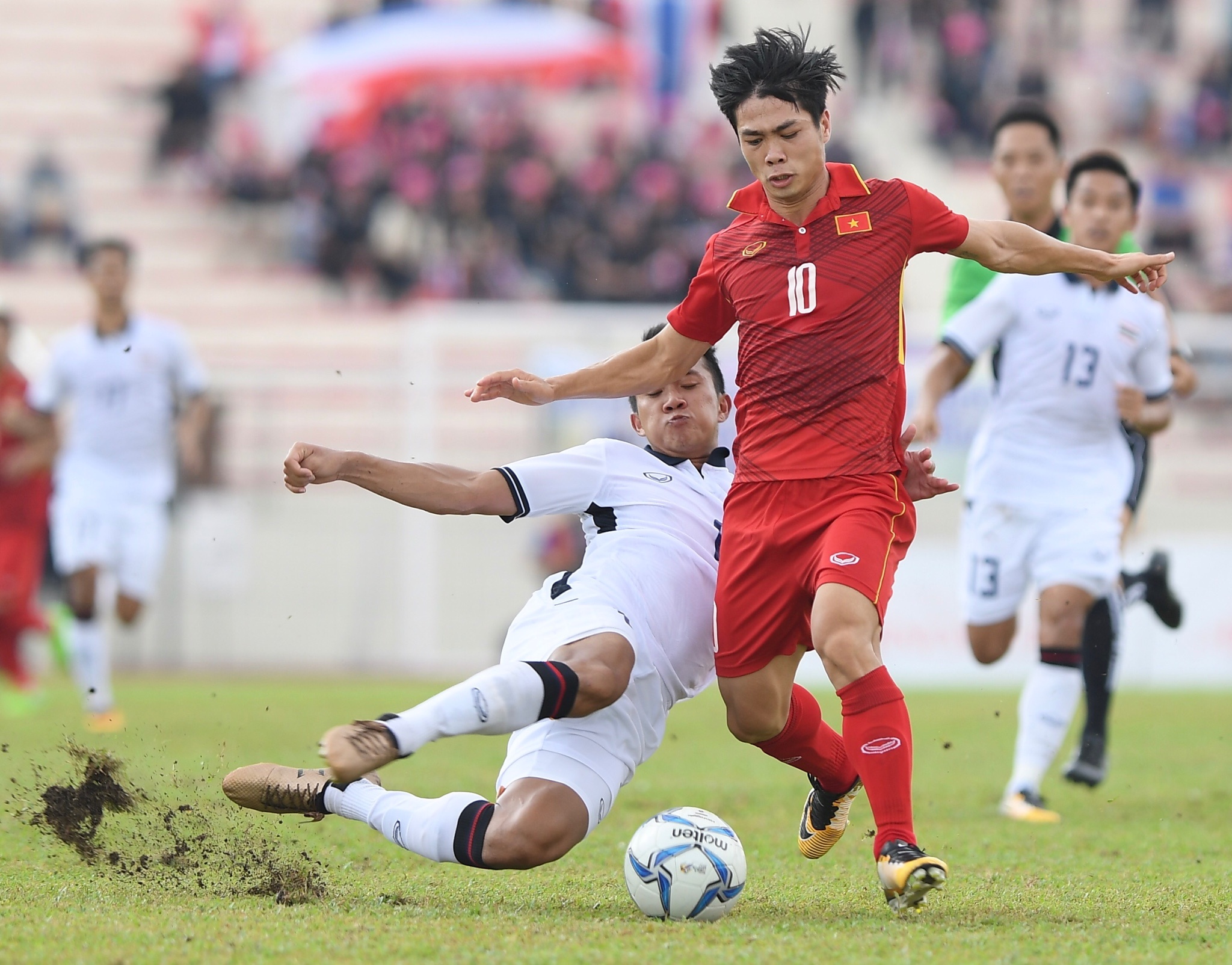 Lan dau tien DT Viet Nam bi loai khi chung bang Thai Lan hinh anh
