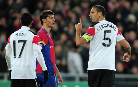 Tieng noi lich su: MU ngam qua dang khi chung bang Benfica, Basel hinh anh