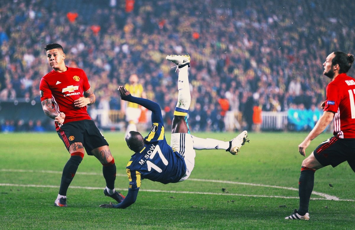 ban thang dep nhat chau Au 2016/17 anh 2