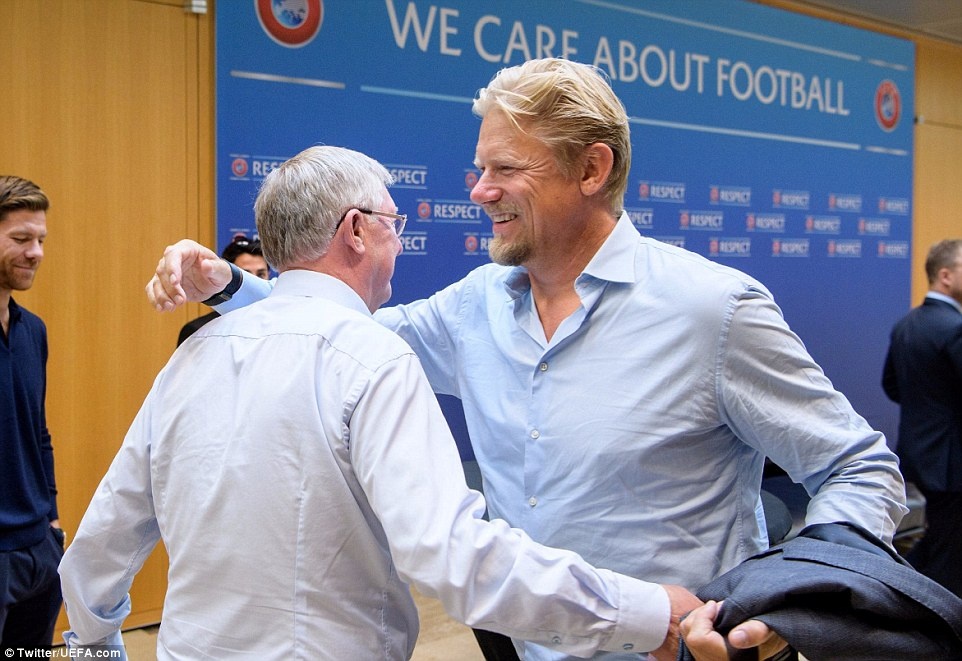 dan HLV du hoi nghi anh 4