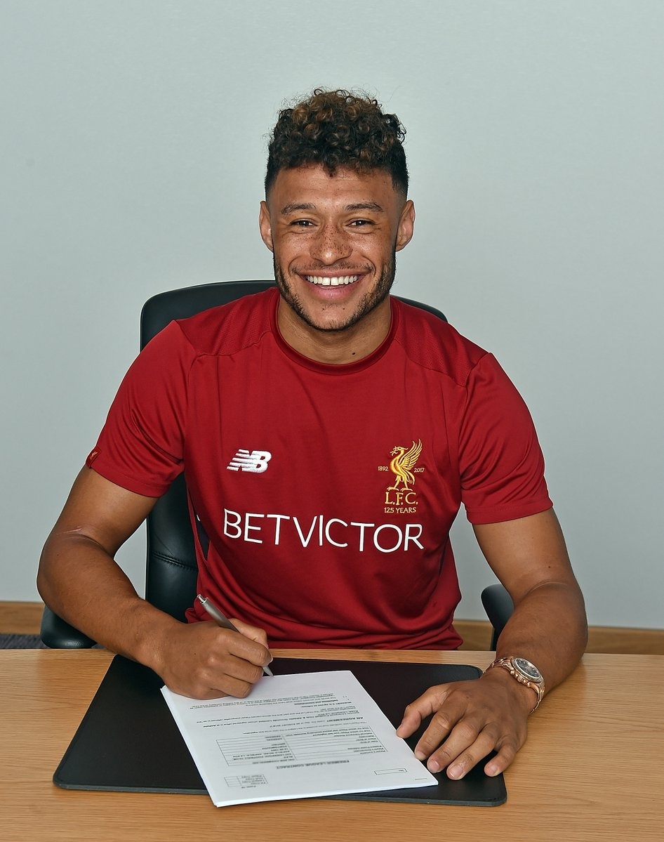Chamberlain ra mat Liverpool anh 1