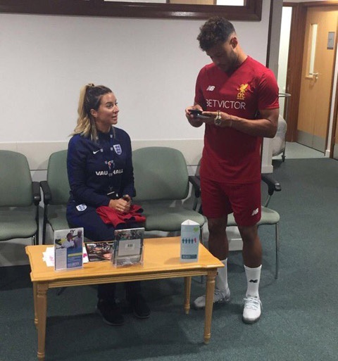 Chamberlain ra mat Liverpool anh 5