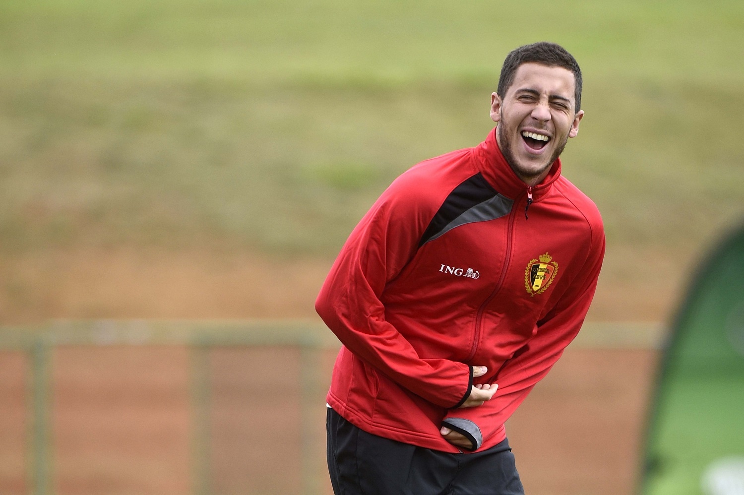 Eden Hazard: 'Toi dang gia 300 trieu euro' hinh anh