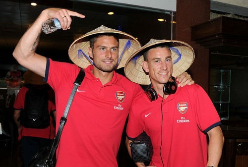 Nhieu doi bong lon chau Au chuc mung Quoc khanh Viet Nam hinh anh