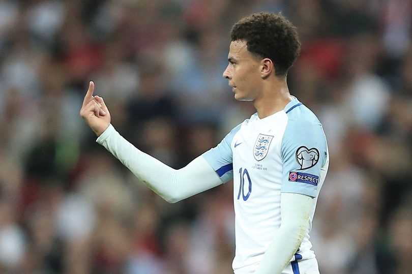 Dele Alli giơ ngón tay thối ảnh 1 Dele Alli gio ngon tay thoi anh 1