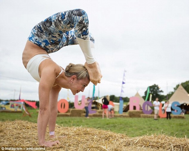 Terry tap yoga anh 5