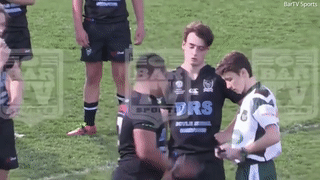 Cu thoc vao co trong tai khien VDV rugby bi cam 10 nam hinh anh