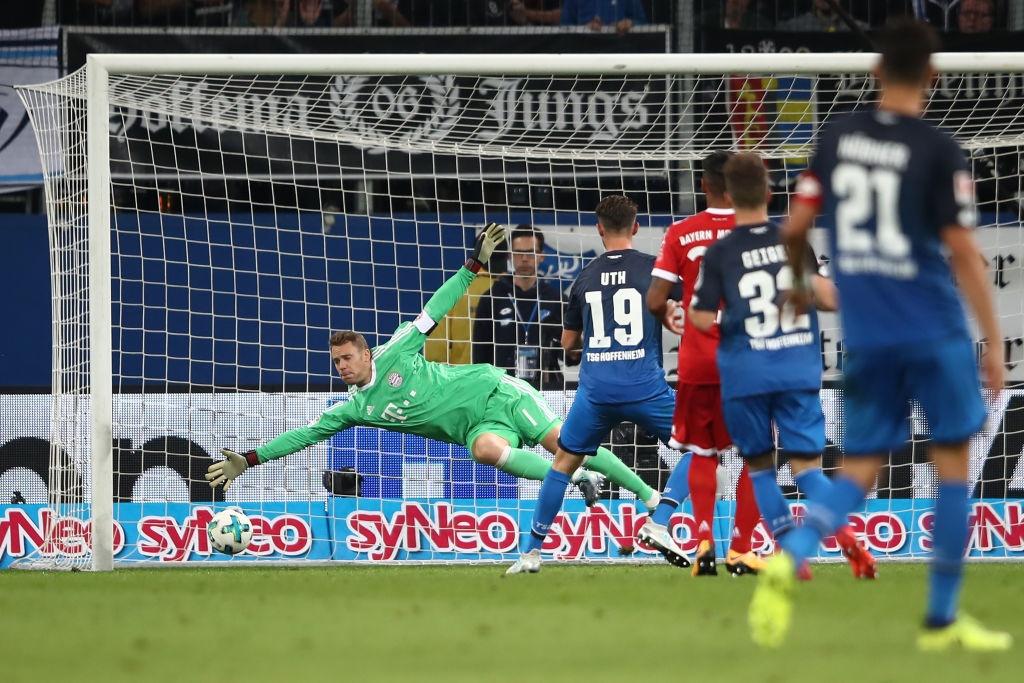 tran Hoffeinhem vs Bayern anh 2